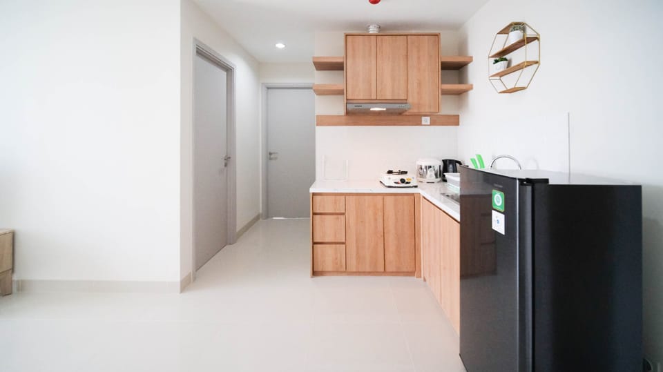 Apartment | Private kitchen | Full-size fridge, stovetop