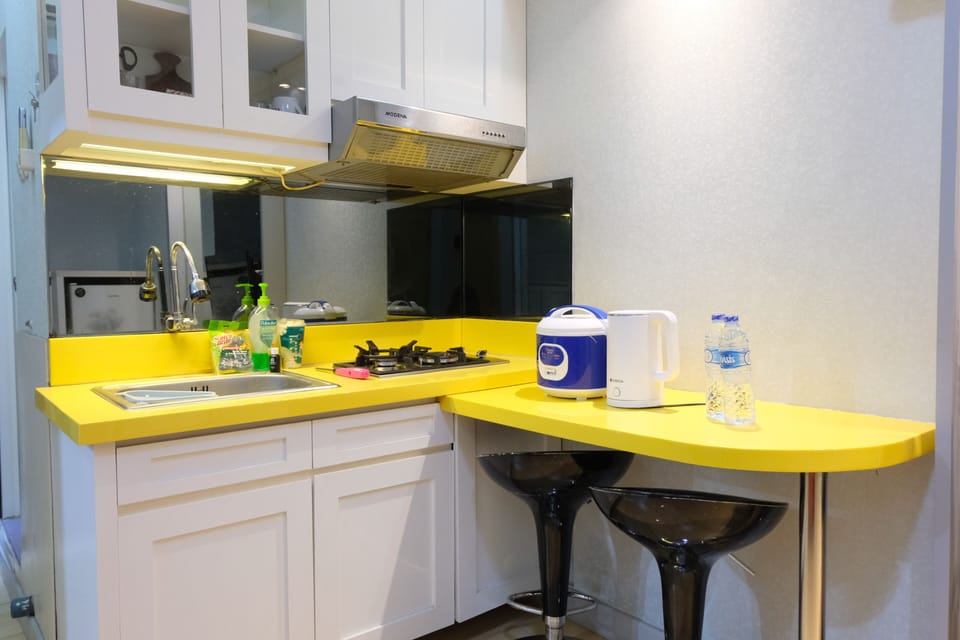 Apartment | Private kitchen | Full-size fridge, stovetop