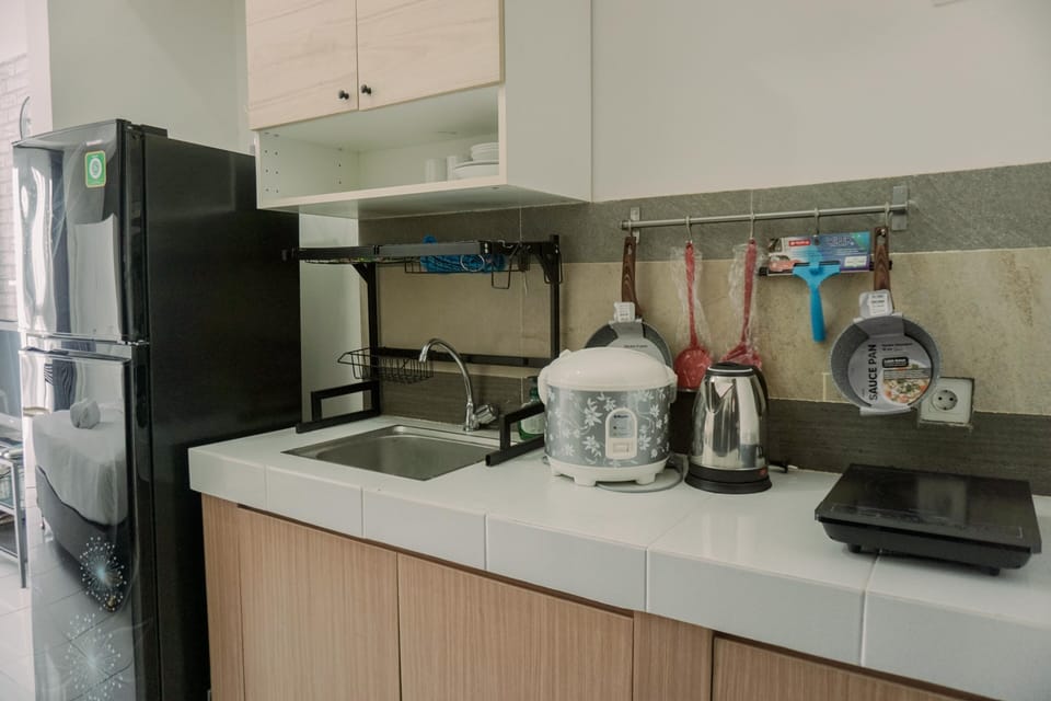 Studio | Private kitchen | Full-size fridge, stovetop, rice cooker
