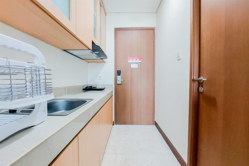 Studio | Private kitchen | Full-size fridge, stovetop