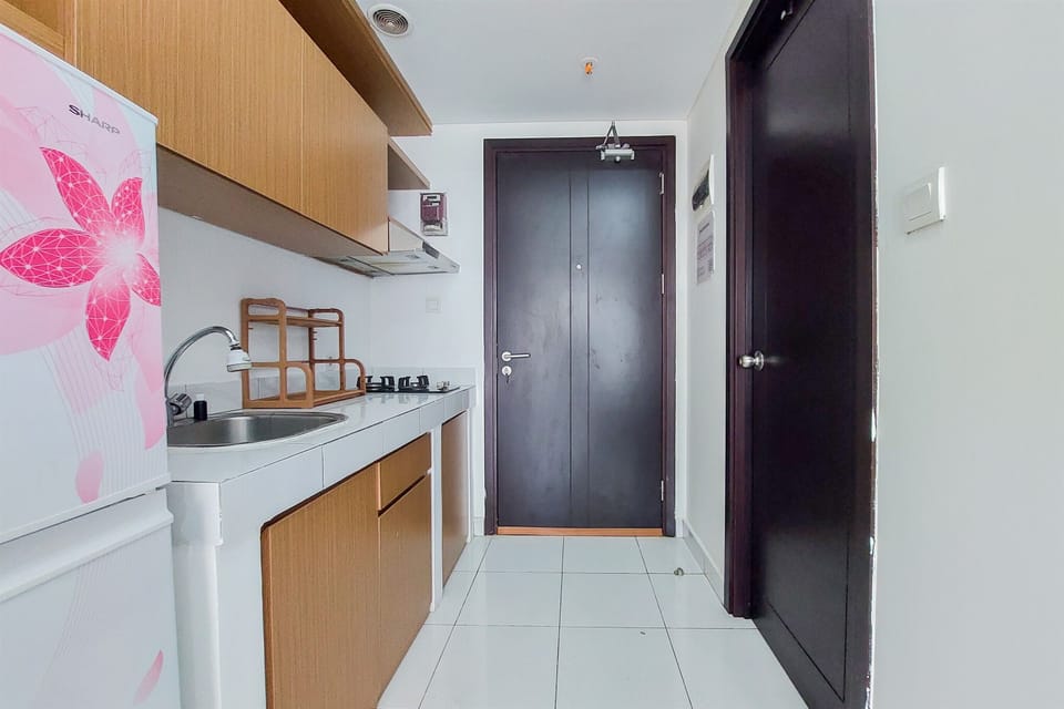 Studio | Private kitchen | Full-size fridge, stovetop