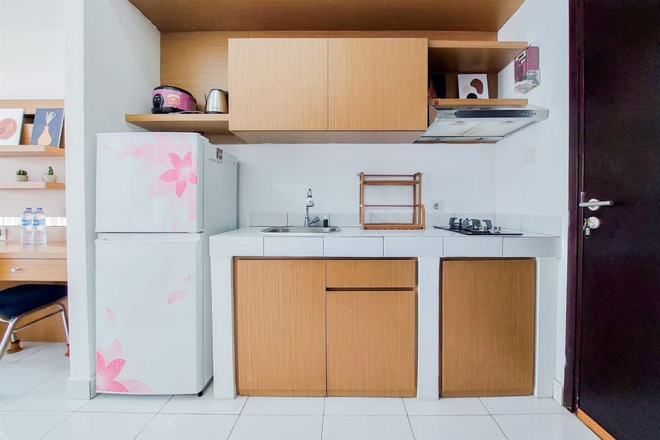 Studio | Private kitchen | Full-size fridge, stovetop