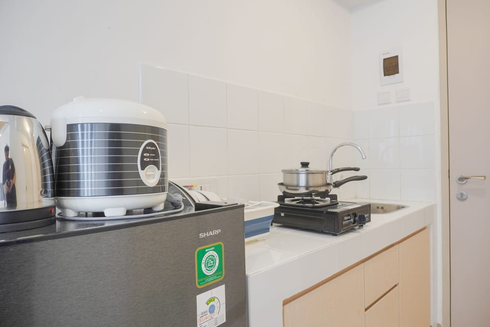Studio | Private kitchen | Full-size fridge, stovetop, rice cooker