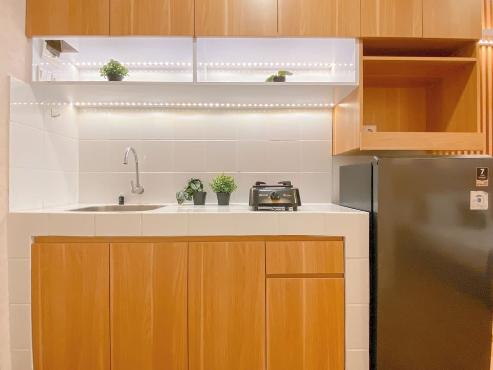 Studio | Private kitchen | Full-size fridge, stovetop, rice cooker
