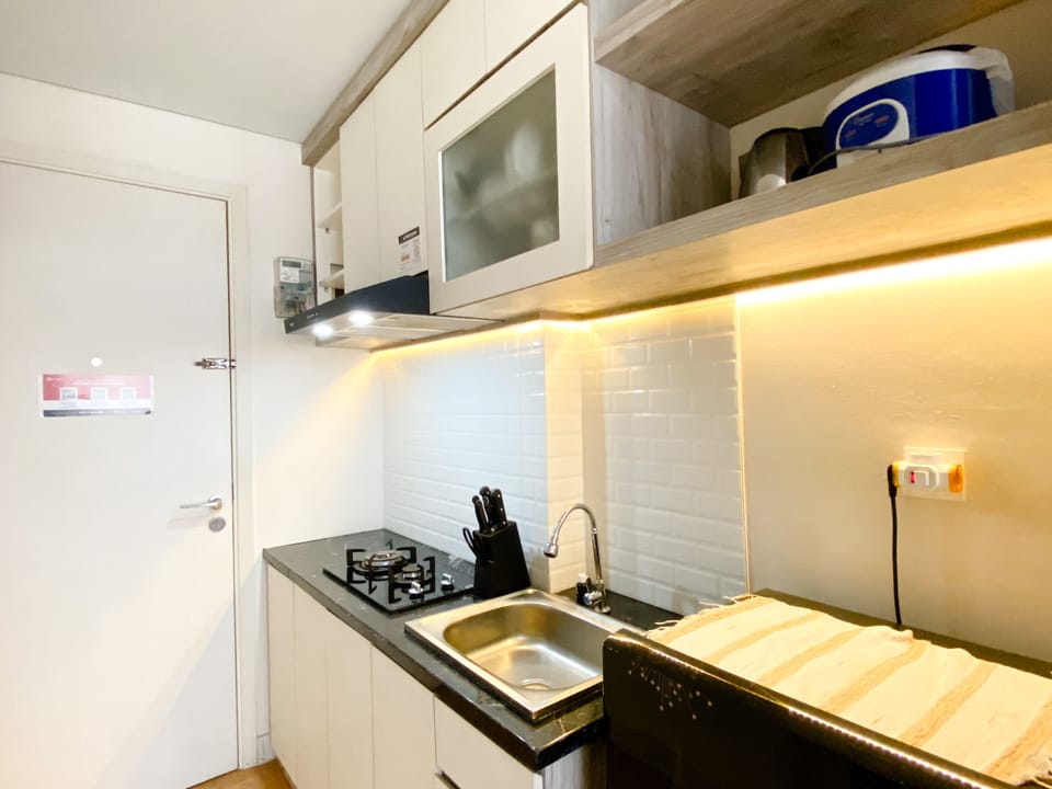 Studio | Private kitchen | Full-size fridge, stovetop, rice cooker