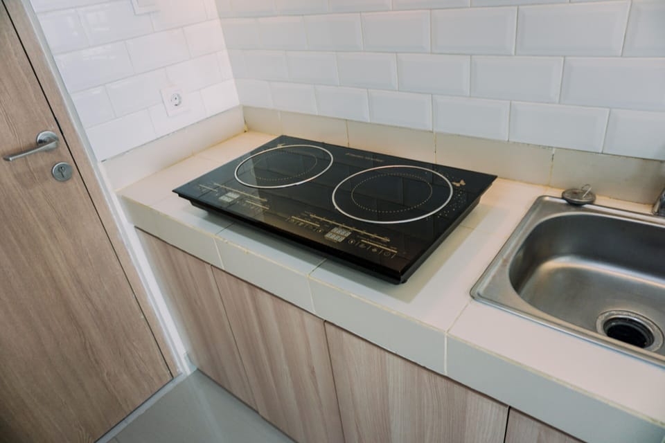Studio | Private kitchen | Full-size fridge, stovetop, rice cooker