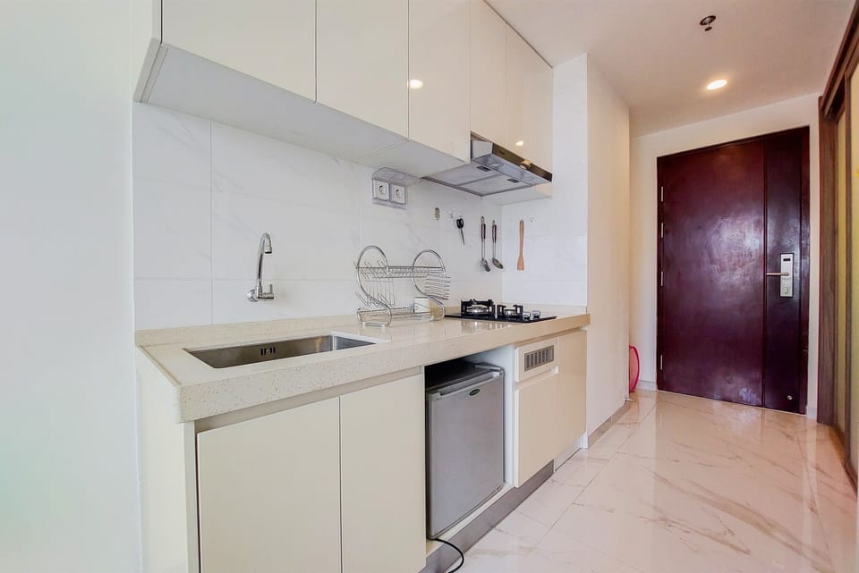 Studio | Private kitchen | Full-size fridge, stovetop, rice cooker