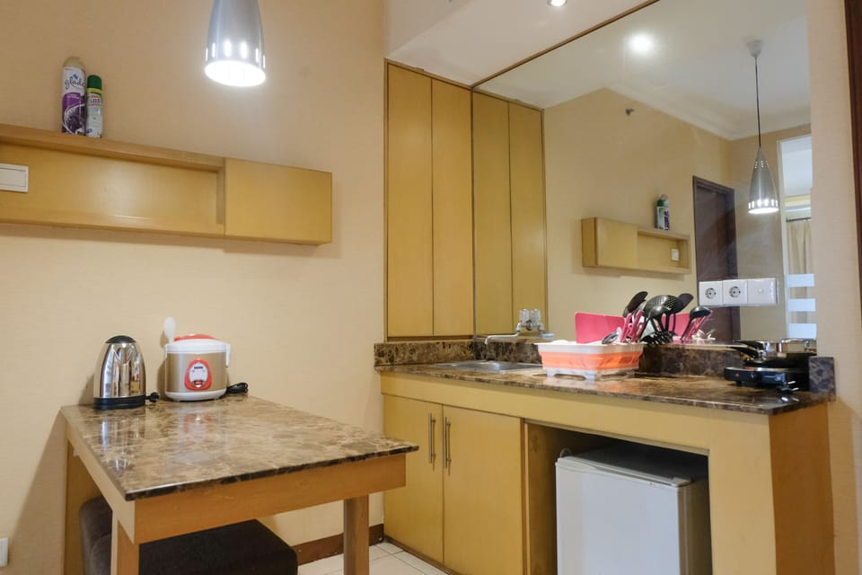 Studio | Private kitchen | Full-size fridge, stovetop, rice cooker, cookware/dishes/utensils