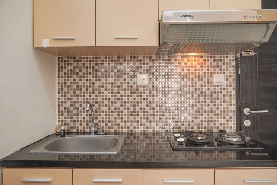 Apartment | Private kitchen | Full-size fridge, stovetop, rice cooker, cookware/dishes/utensils