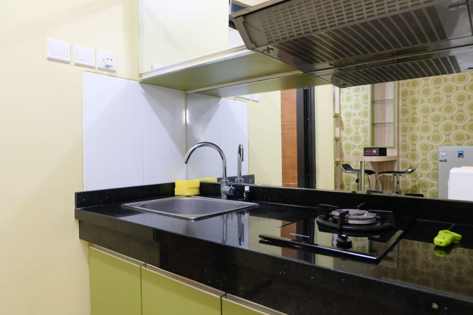 Apartment | Private kitchen | Full-size fridge, stovetop, rice cooker, cookware/dishes/utensils