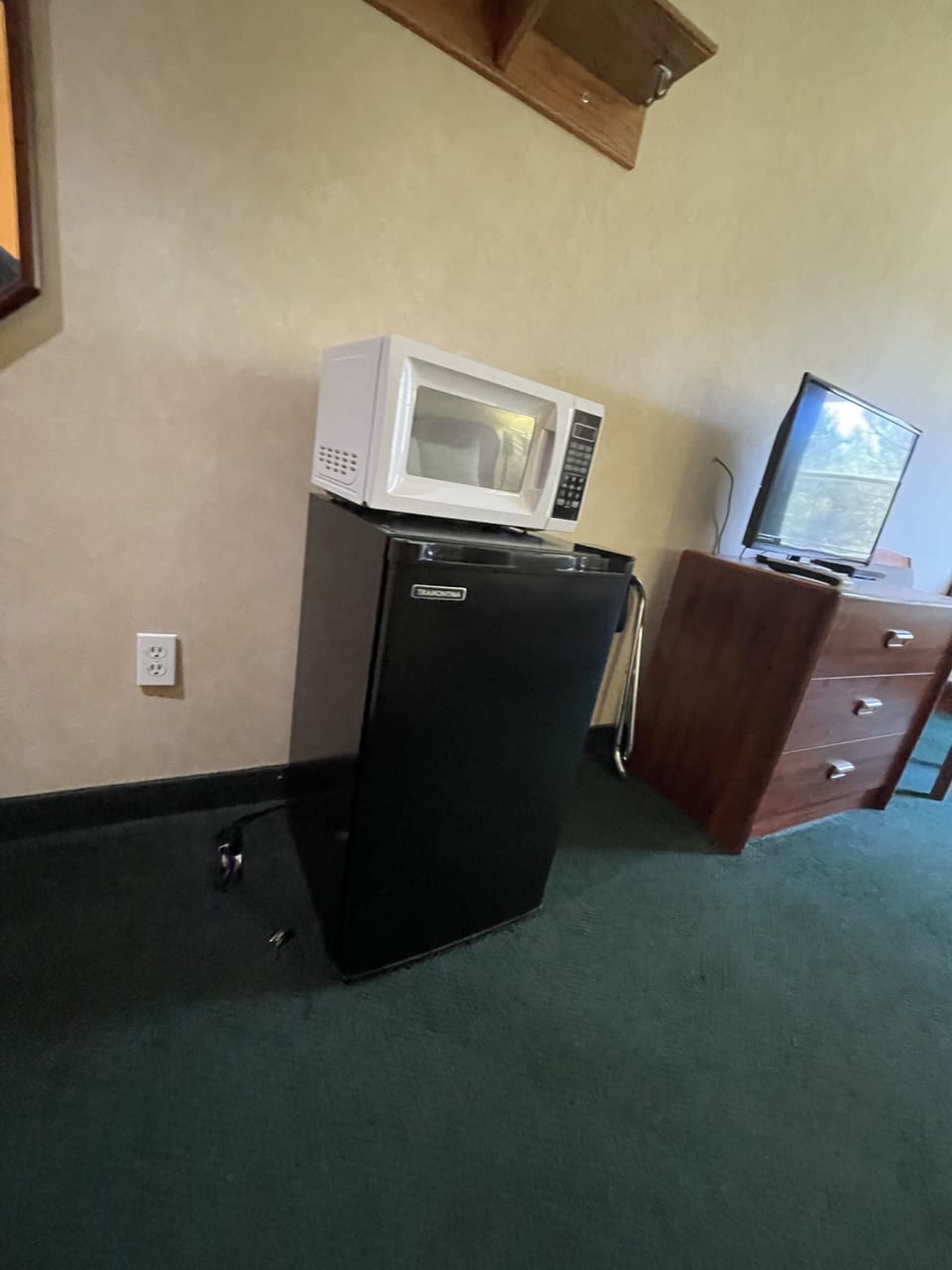 Hypo-allergenic bedding, free WiFi, bed sheets