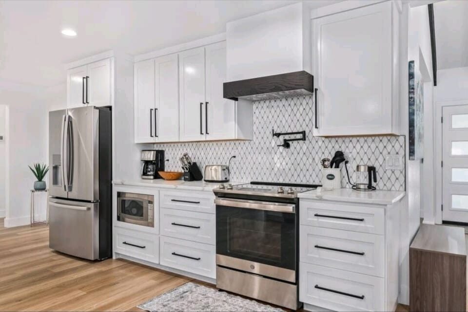 Full sized kitchen 