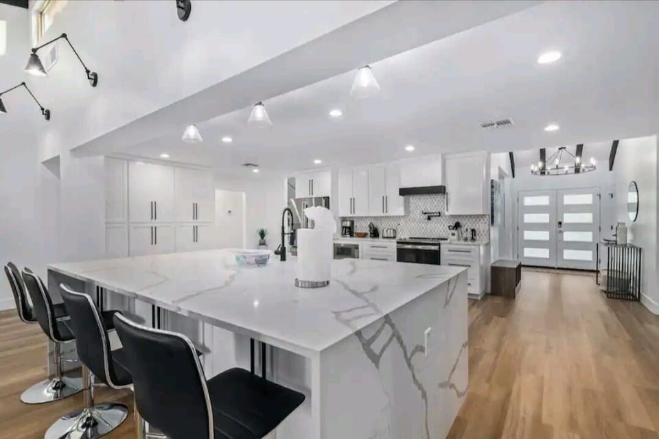 Full size kitchen 