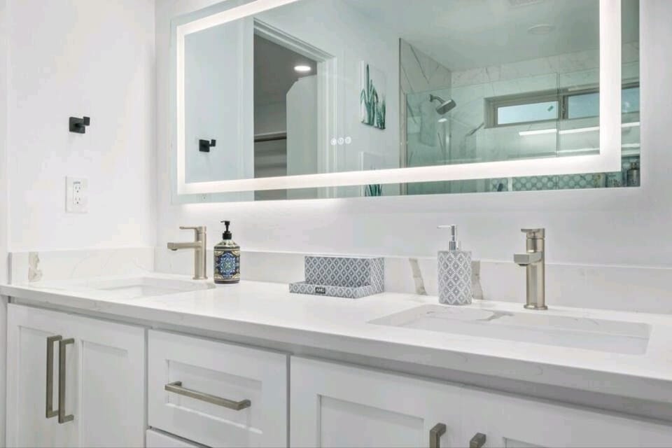 Master bathroom 