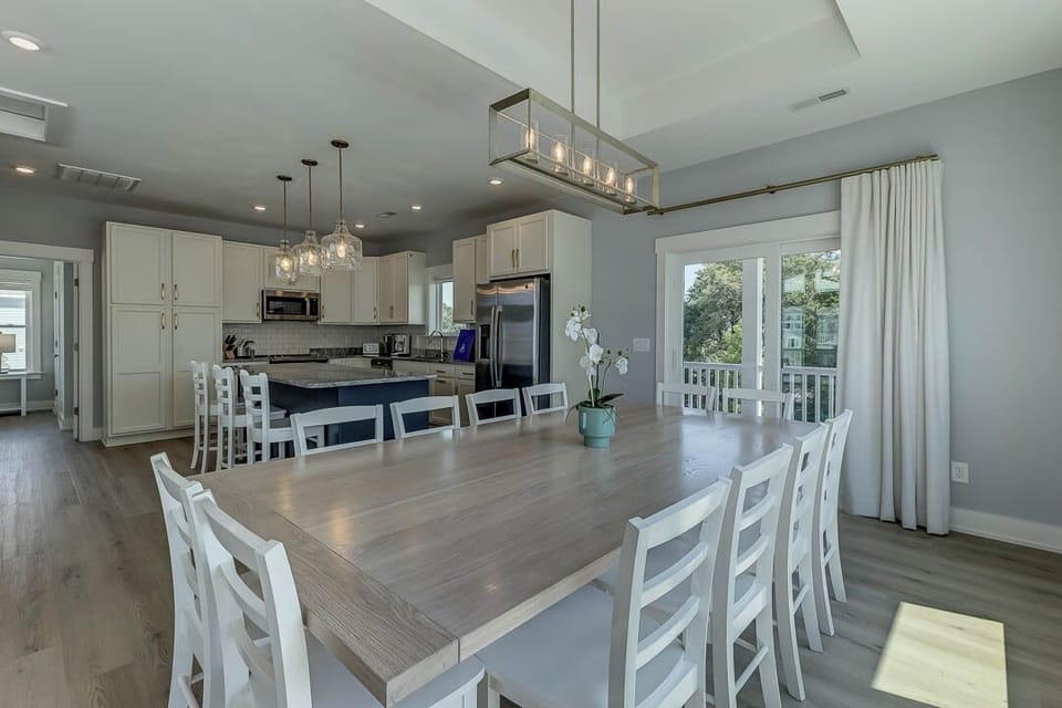 Top-Level Dining Room with Table (seats 12)