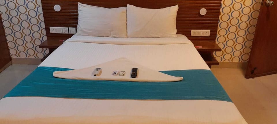 Standard Double Room | Desk, free WiFi, bed sheets