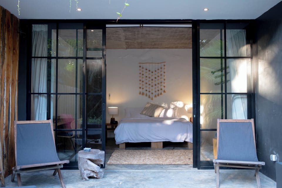 Double Room | In-room safe, blackout drapes, free WiFi, bed sheets