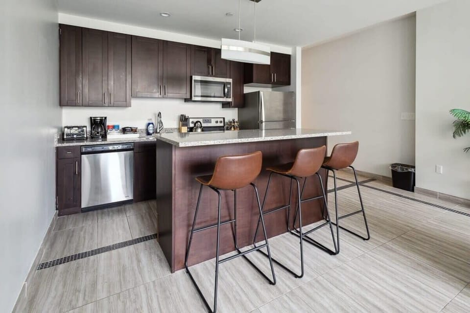 Mini-bar within the kitchen.