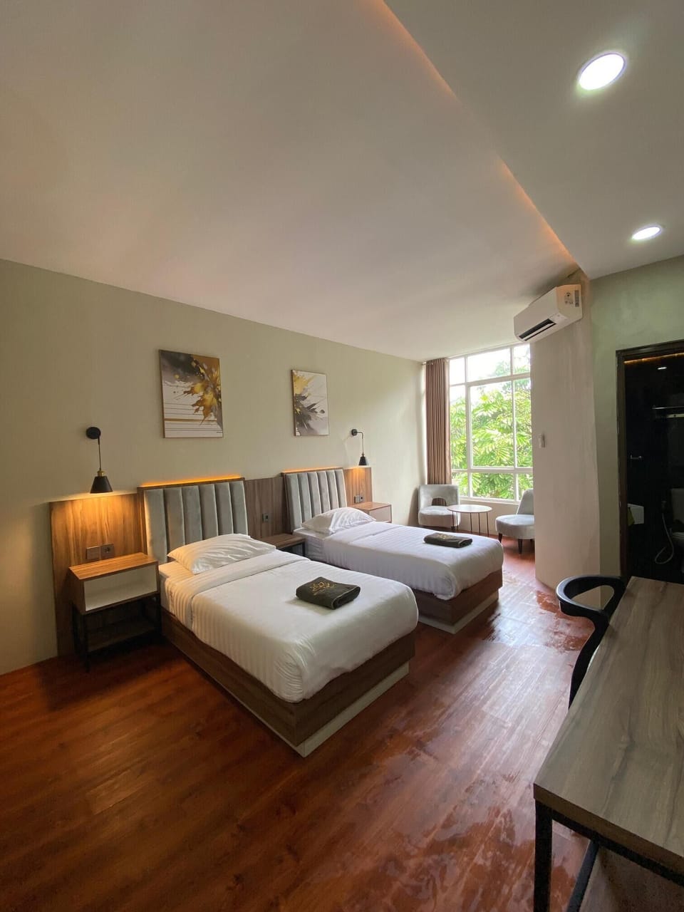 Junior Twin Room | Free WiFi, bed sheets