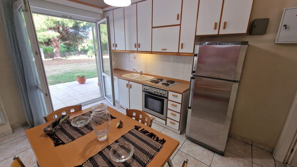 Κουζίνα, Ψυγείο, Φούρνος, Τραπεζαρία