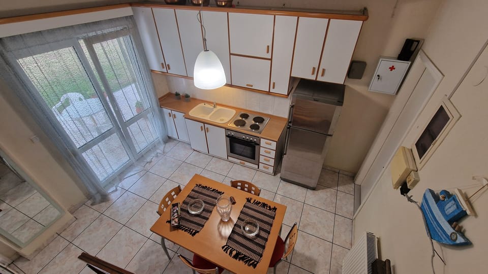 Κουζίνα, Ψυγείο, Φούρνος, Τραπεζαρία