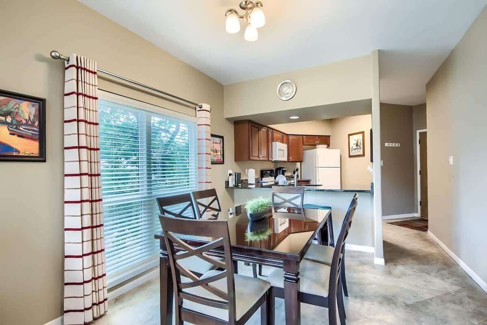 Dining area has seating for 6