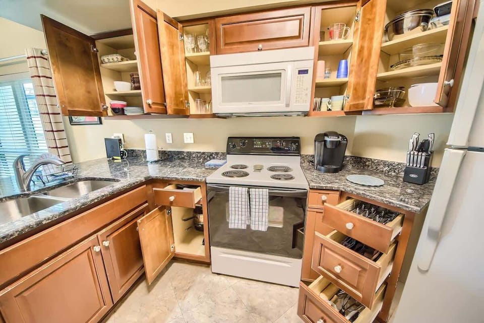 Fully equipped kitchen