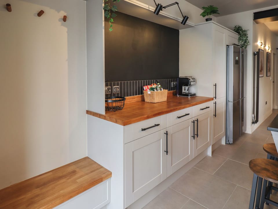 Fridge, dishwasher, cookware/dishes/utensils
