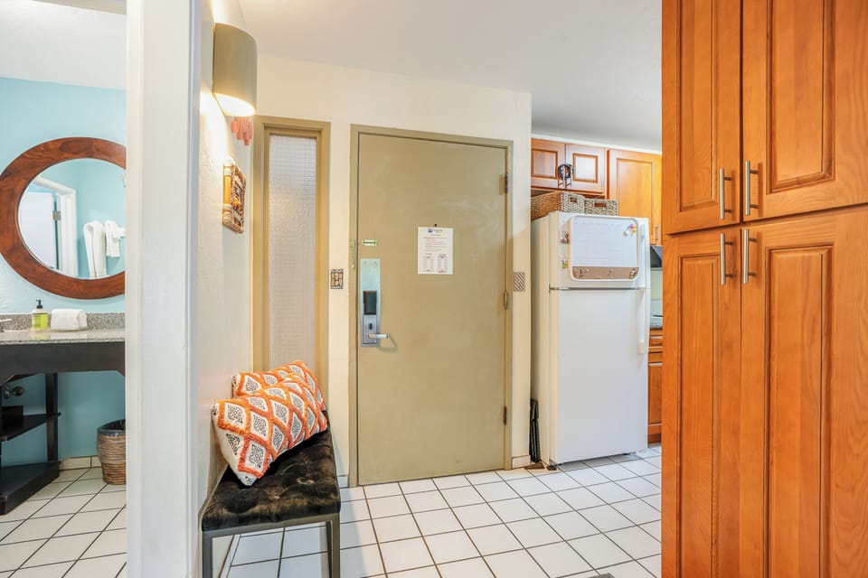 Step into your serene tropical escape with easy ground-floor access and a light-filled layout from the moment you arrive.