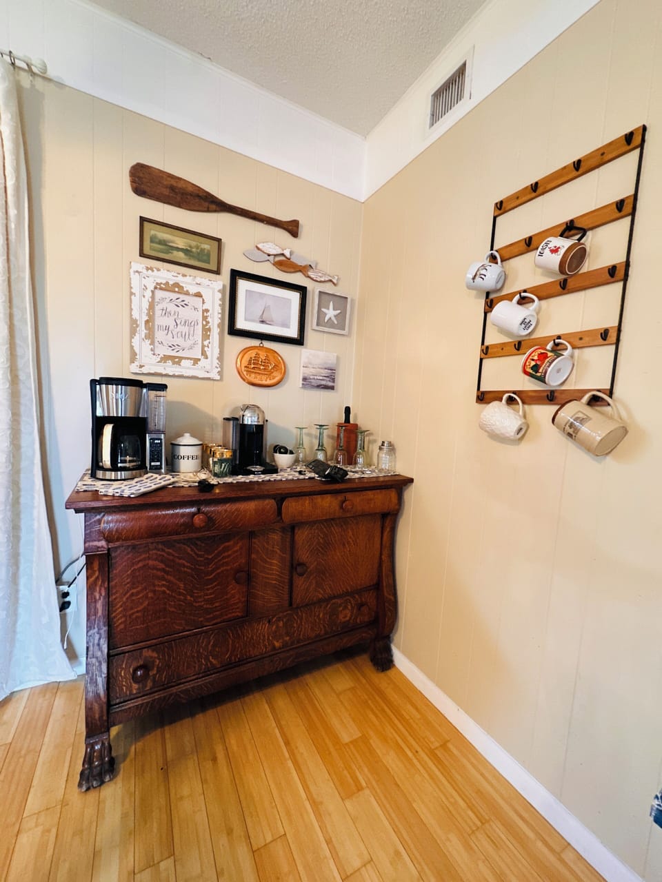 Coffee bar with Ninja drip and Nespresso