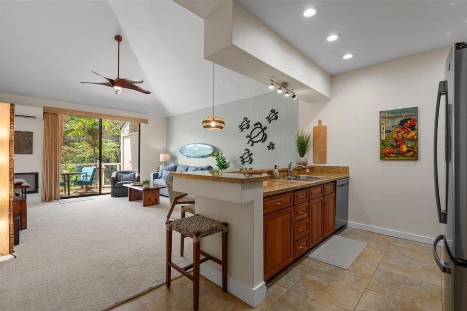 Condo, 2 Bedrooms | Interior