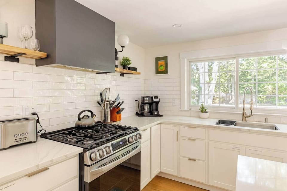 Beautiful spacious fully equiped kitchen
