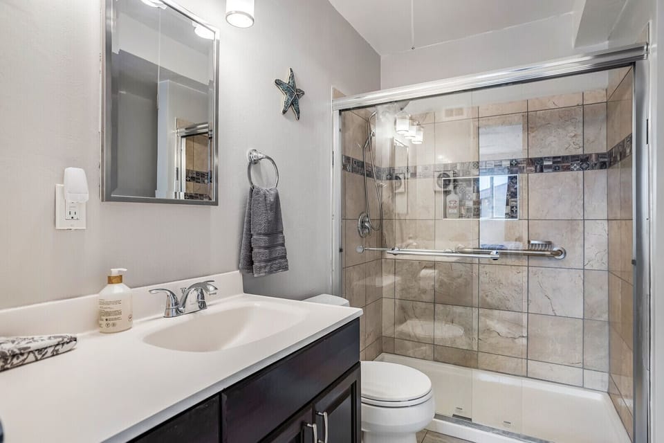 Newly remodeled Master bath. 