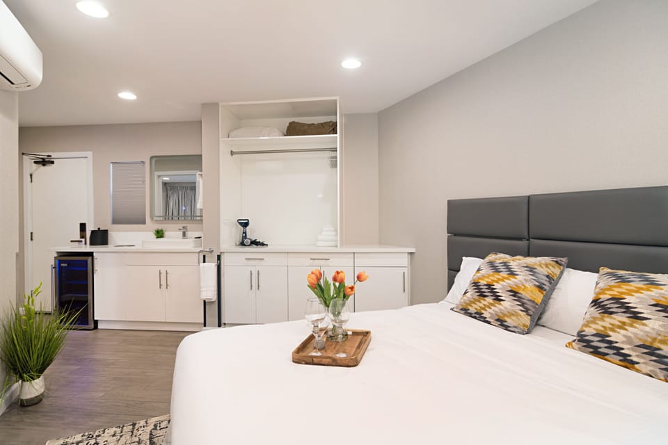 Premium bedding, down comforters, pillowtop beds, desk