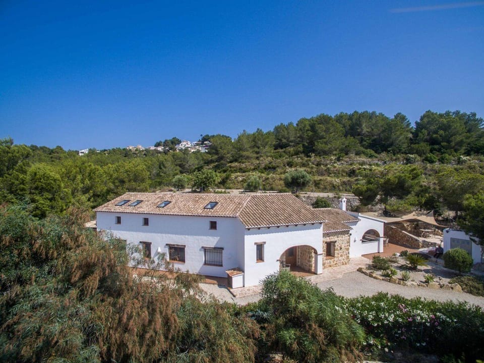 The Finca is situated at an excellent location with 100% privacy
