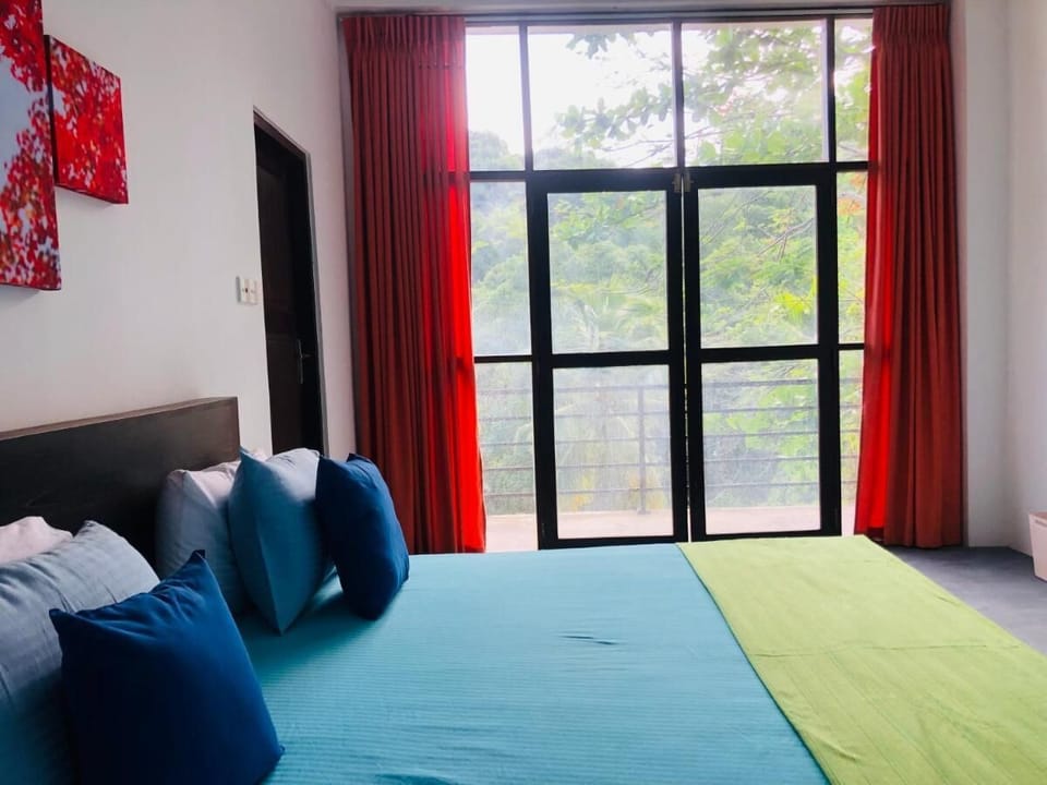 Standard Triple Room, Mountain View | Desk, soundproofing, iron/ironing board, free WiFi