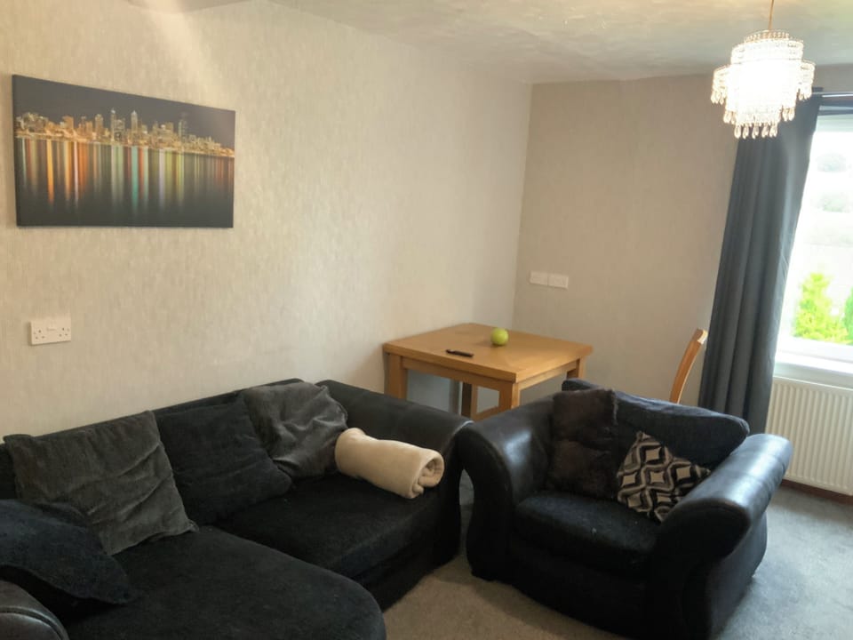 Apartment | Living area | TV