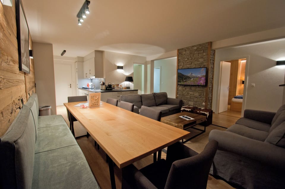 Comfort Apartment | Living area | Flat-screen TV