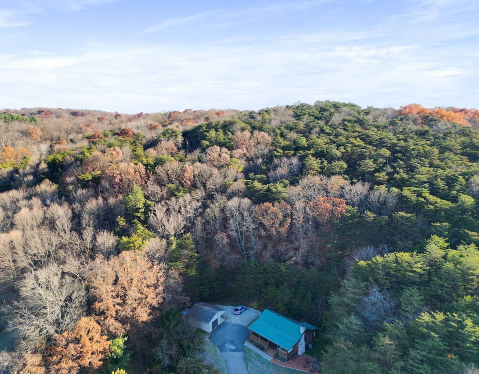 Parking available for up to 5 vehicles.