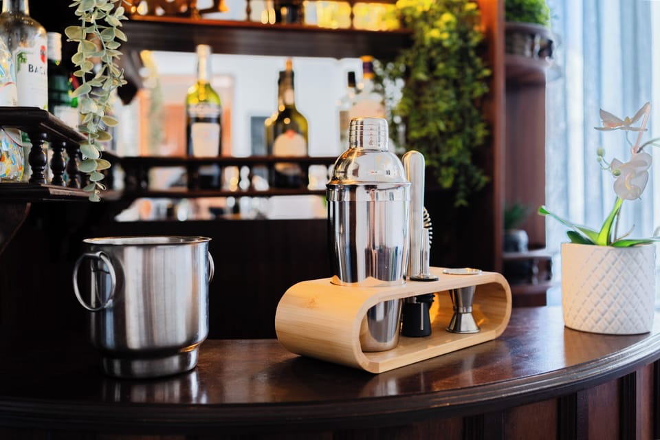 The Bar - Mix yourself a Drink