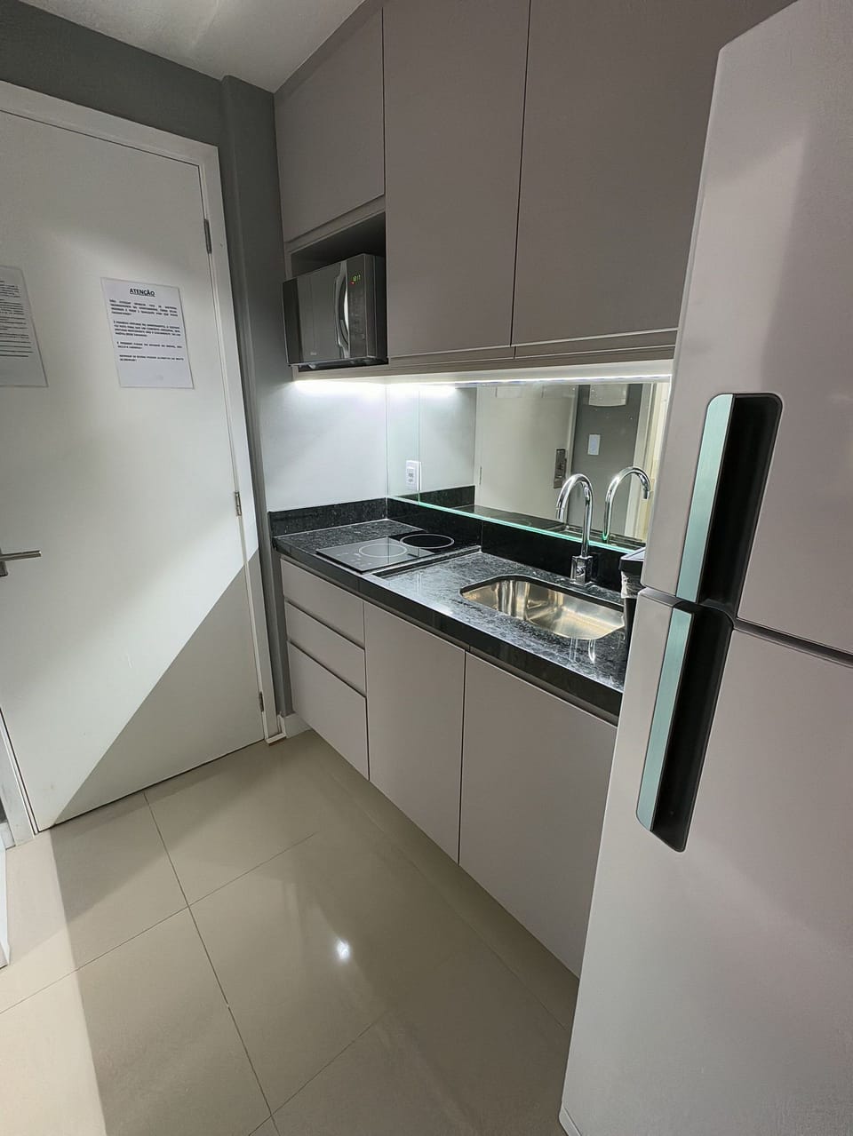 Basic Apartment | Private kitchen | Freezer