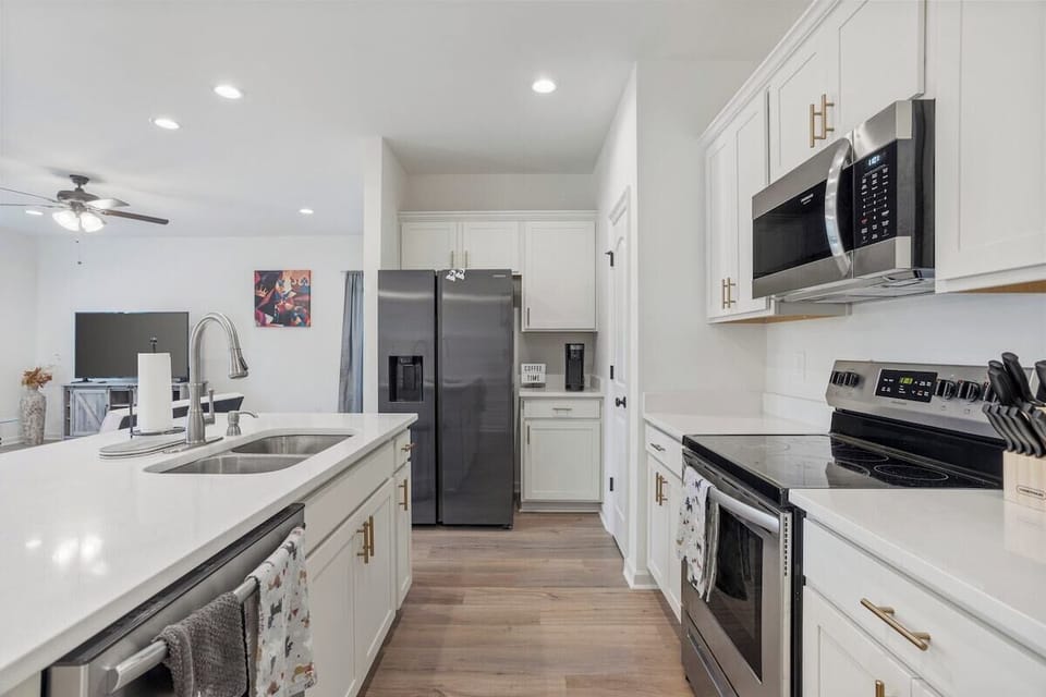 Modern Open Kitchen - Made For Meals & Moments 
