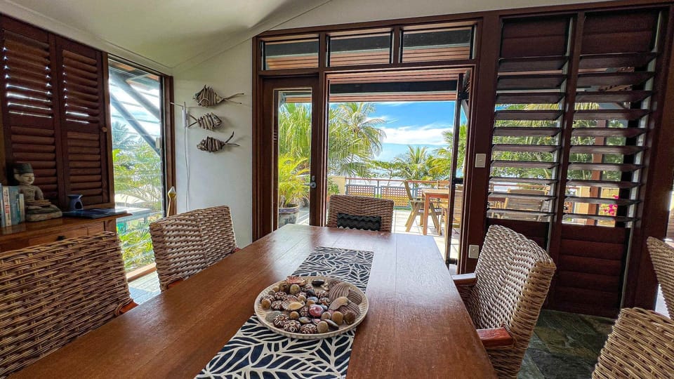 Wongalinga 9 - Dining Eastern view
