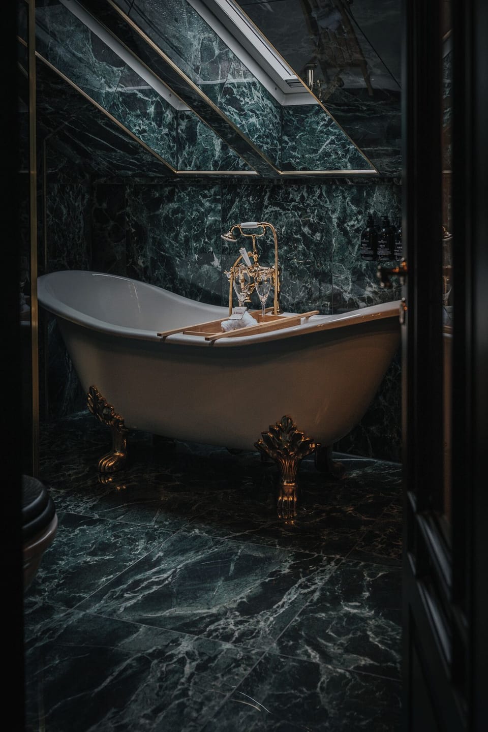 Mini Suite Elodie | Bathroom | Free toiletries, hair dryer, heated floors, towels