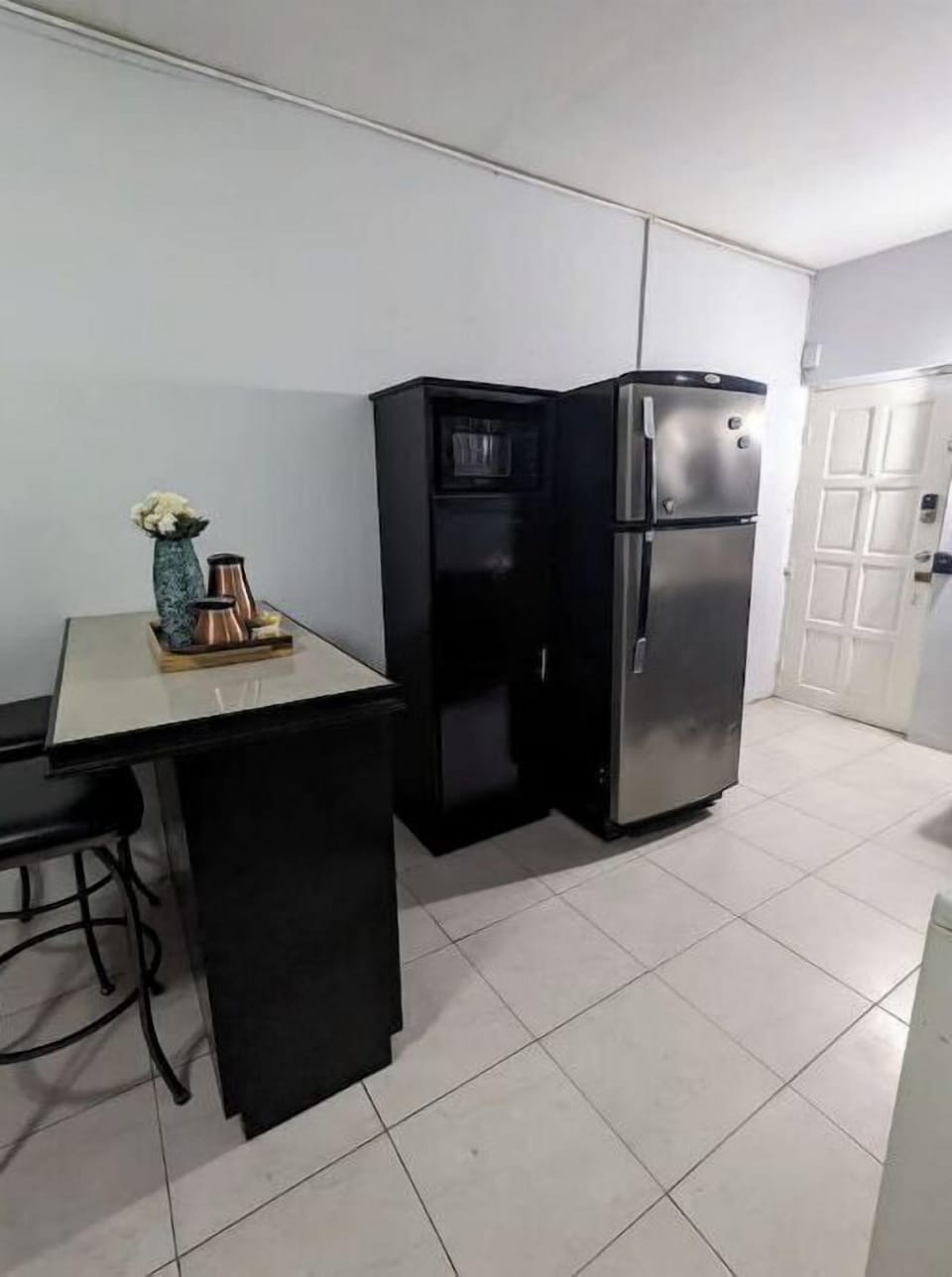 Breakfast bar area 