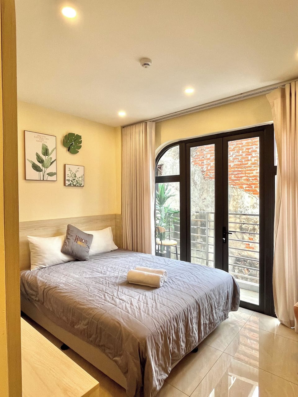 Deluxe Room | Laptop workspace, free WiFi