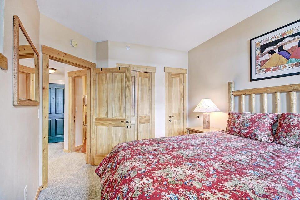 Queen bedroom