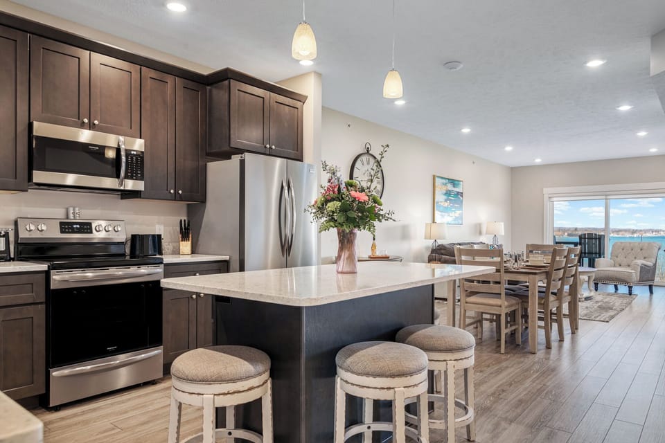 Condo | Private kitchen | Full-size fridge, microwave, dishwasher, rice cooker
