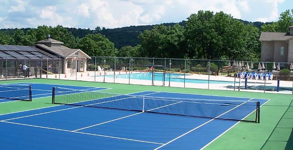 Enjoy Pointe Royale’s Pickleball and tennis courts (included in your amenities)!