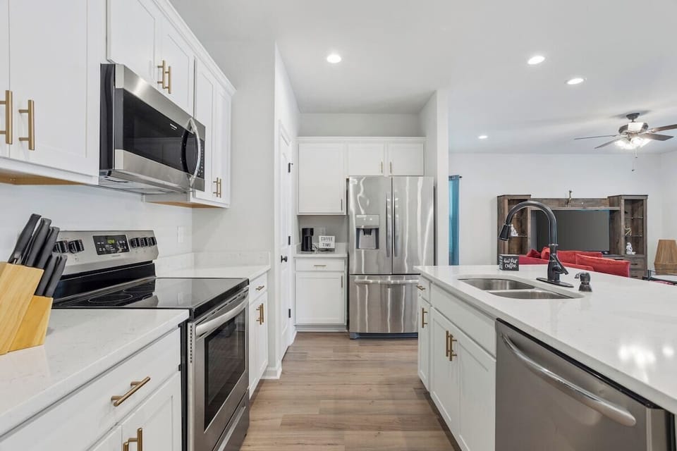 Modern Open Kitchen - Cook, Gather & Enjoy